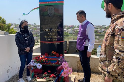 Gənclər təşkilatının nümayəndələri “Şəhid anası ilə bir gün” keçirib