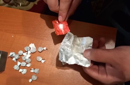 Gəncədə narkotacir və müştərisi saxlanıldı - FOTO/VİDEO