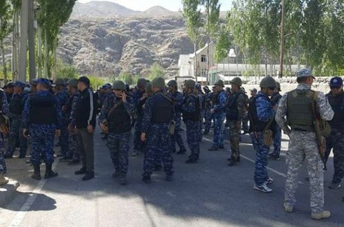 Кыргызстан и Таджикистан решили отвести войска от линии госграниц