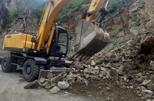 Sel suları Daşkəsəndə problemlərə yol açdı,əsas avtomobil yolunda hərəkət məhdudlaşdırıldı- FOTO