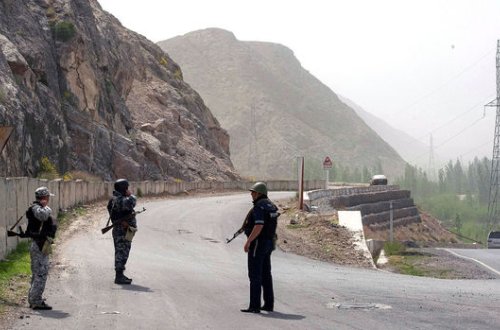 Qırğızıstan və Tacikistan qoşunları sərhəddən geri çəkildi