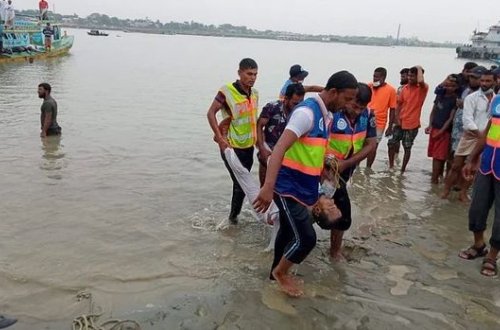 Banqladeşdə gəmi qəzası: 25 nəfər həlak oldu - FOTO