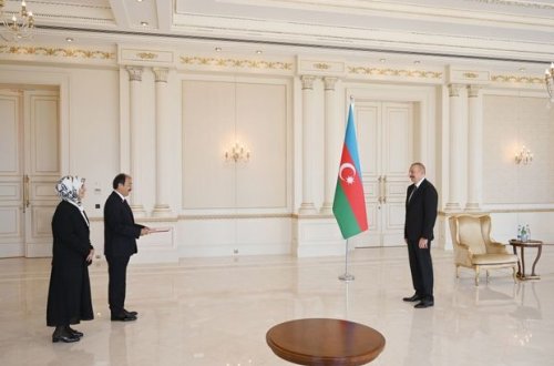 Prezident ölkəmizə yeni təyin olunmuş səfirləri qəbul etdi - CANLI EFİR