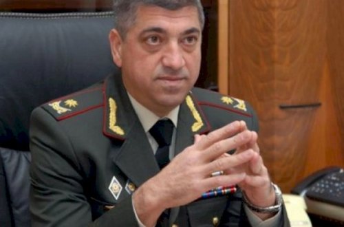 Bakıda marketdə çipsi əzib, video çəkən şəxs generalın oğlu imiş