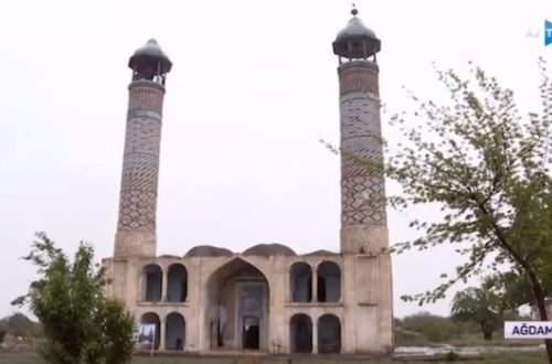 Rusiyalı deputat Ağdam Cümə məscidində olub - VİDEO