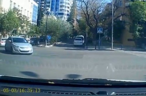 Bakıda ana və iki uşağı qəzadan son anda xilas oldu - ANBAAN VİDEO