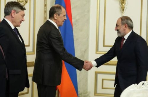 Lavrov İrəvanda Paşinyanla görüşdü