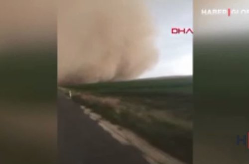 Türkiyədə qum fırtınası dağıntılara səbəb oldu – VİDEO