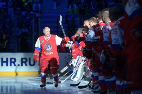 Putin Xokkey Liqasının qala-oyununda iştirak edib