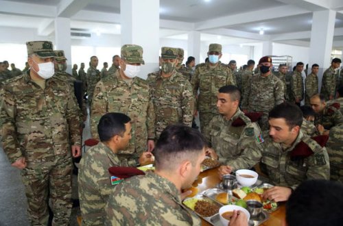 Müdafiə naziri işğaldan azad edilmiş ərazilərdə yerləşən hərbi hissədə olub - FOTO