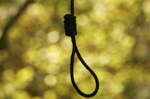 20 yaşlı qız intihara cəhd etdi