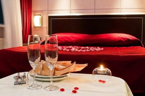 57 yaşlı qadın tanış olduğu gənc oğlanı bir gecəlik evinə çağırdı... - Sonrası HAMINI ŞOK EDƏCƏK