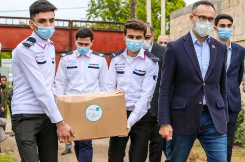 Millət vəkili Ramil Həsən Ramazan bayramı ərəfəsində qazi və köməyə ehtiyacı olan ailələri ziyarət etdi