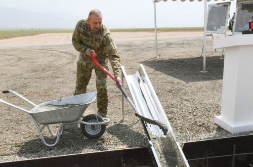 Prezident İlham Əliyev Şuşada yeni məscidin təməlini qoyub