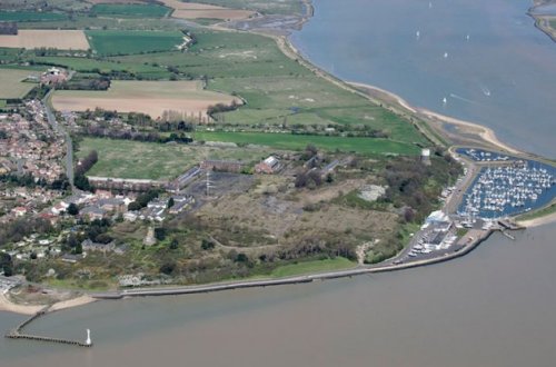 Qanq çayı insan meyidi ilə doldu - FOTO