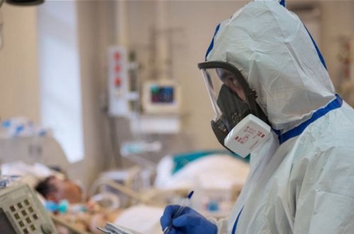 Azərbaycanlı məşhur ailəsi ilə birlikdə koronavirusa yoluxdu