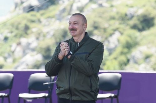 Prezident Şuşa Yaradıcılıq Mərkəzinin yerləşəcəyi bina ilə tanış olub