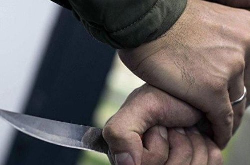 Gəncə sakini qonşusu tərəfindən bıçaqlanıb