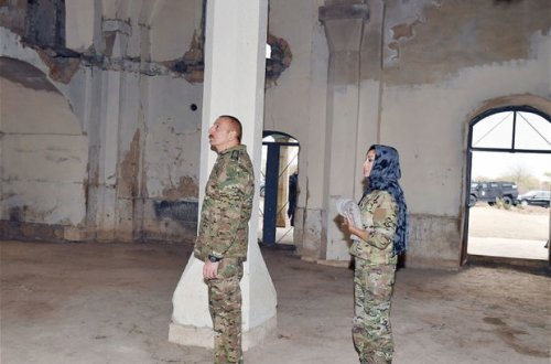 İlham Əliyev və Mehriban Əliyeva Yuxarı Gövhərağa məscidində