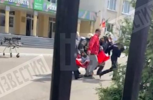 Kazan gimnaziyasında atışmanın ilk dəqiqələri ilə bağlı kadrlar yayılıb - VİDEO