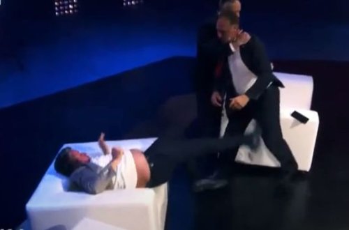 Украинского депутата избили в прямом эфире - ВИДЕО