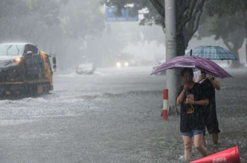 Çində qasırğa zamanı 7 nəfər həlak olub, yüzlərlə xəsarət alan var
