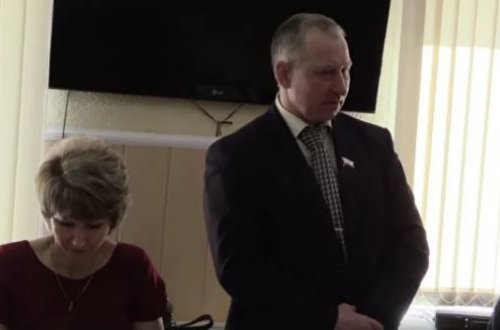 Rusiyalı deputat və oğlu qətldə ittiham edilərək həbs olunub