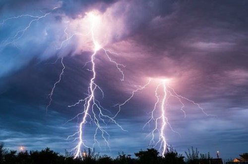 Samuxda gənci ildırım vuraraq öldürüb