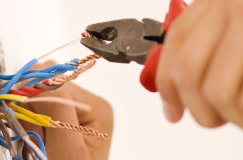 Bakıda 18 yaşlı oğlanı elektrik cərəyanı vuraraq öldürüb