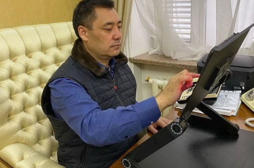 Qırğızıstan prezidenti koronovirusa görə distant iş rejiminə keçdi