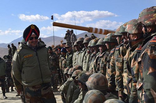 Hindistan-Çin sərhədində nə baş verir?