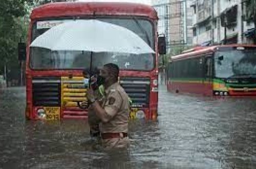 В Индии из-за урагана погибли около 40 человек