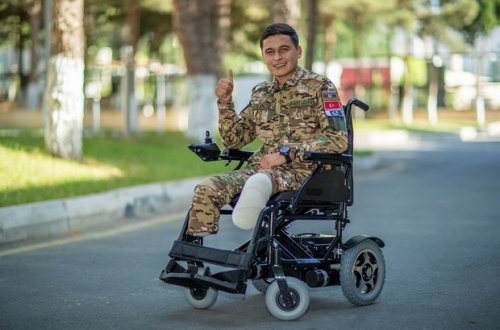 Лица с ограниченными физическими возможностями обеспечены моторизованными инвалидными колясками - ФОТО