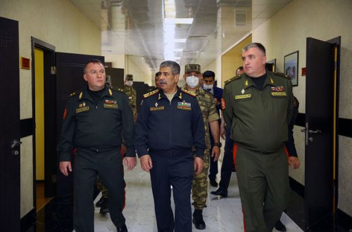 Azərbaycanın və Belarusun müdafiə nazirləri hərbi hissələri ziyarət ediblər - FOTO/VİDEO