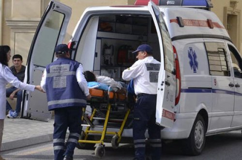 Bakının mərkəzində qanlı hadisə – 28 yaşlı oğlanı ölümcül hala saldılar