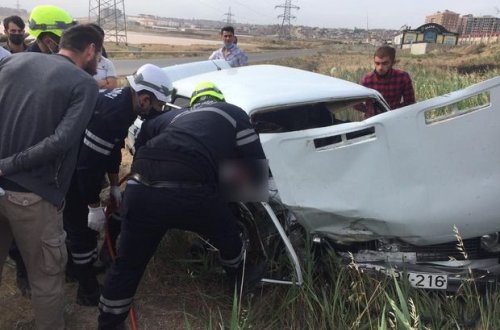 Bakıda ağır qəza: Dörd nəfər xəsarət alıb - FOTO