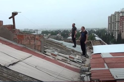 Vətən müharibəsi zamanı evləri zərər görən Gəncə sakinləri şikayətçidirlər - VİDEO