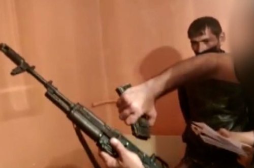 На Абшероне задержали мужчину, прятавшего в своем доме автомат Калашникова - ФОТО/ВИДЕО