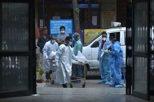 Hindistanda yoluxma azalır: Aprelin ortasından bu yana ilk