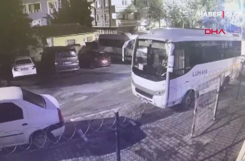 Ana yeni dünyaya gətirdiyi körpəsini zibilliyə atdı - VİDEO