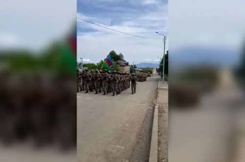 Hərbçilərimiz Şuşada Respublika Gününü qeyd edir – VİDEO