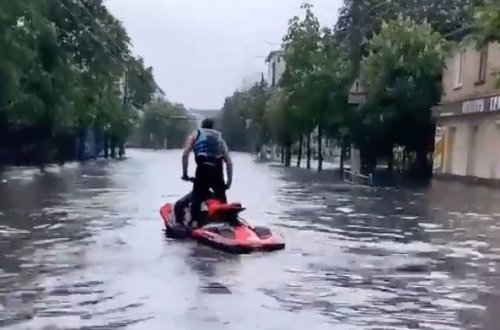 Ukrayna şəhəri suyun altında qalıb – VİDEO