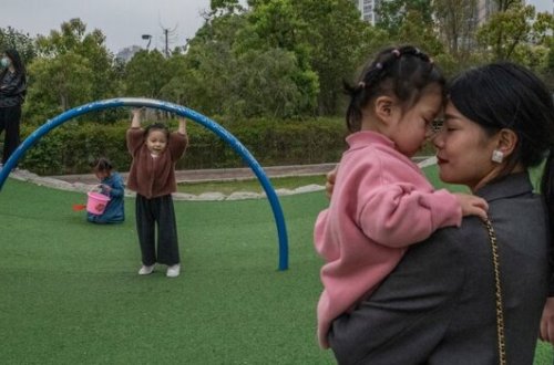 Çin hökuməti əhalinin artması ilə bağlı qərar verdi