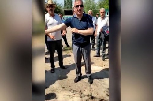 Tərtər icra başçısının vətəndaşlarla kobud davranışı (VİDEO)