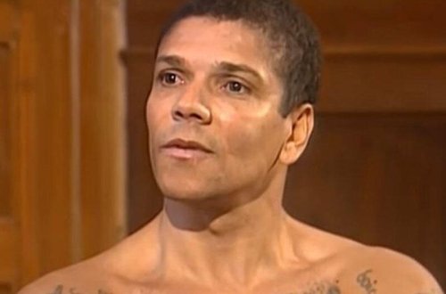 Braziliyalı silsilə qatil atasını öldürərək ürəyini yeyib