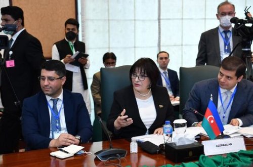 Sahibə Qafarova İslam dünyasında qadınların rolundan DANIŞDI - FOTO