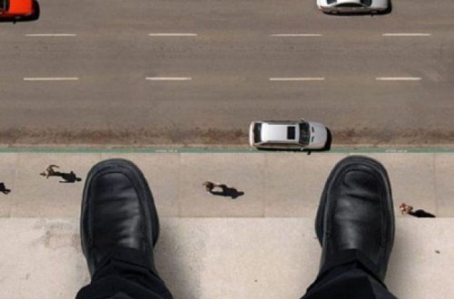 SON DƏQİQƏ! Abşeronda DƏHŞƏT! Kişi özünü 14-cü mərtəbədən atdı