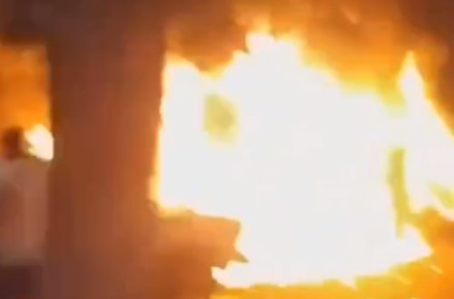 Azərbaycanda DƏHŞƏT: Azyaşlıların olduğu maşın ALOVLANDI - VİDEO