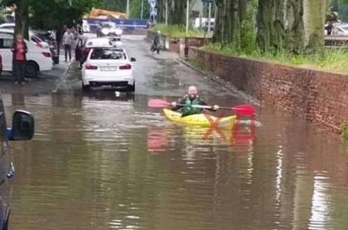 Dnepr küçələri çaya çevrildi – VİDEO