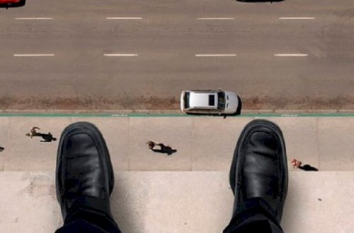 Abşeronda intihar - Özünü 14-cü mərtəbədən atdı